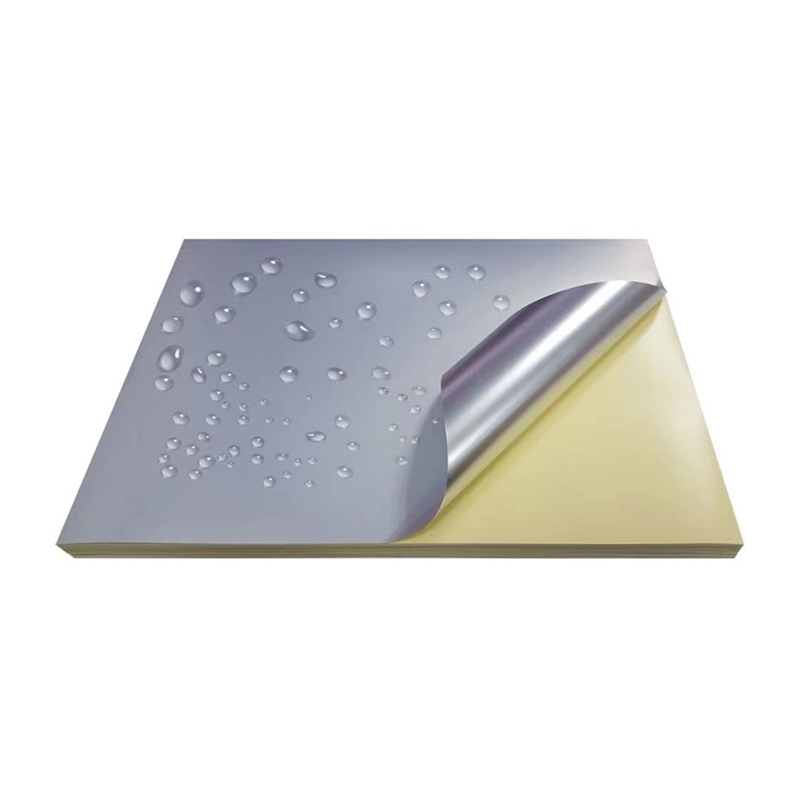 วัสดุฉลาก PET สีเงินด้านขนาด 50mic พร้อมกาวตัวทำละลายที่แข็งแกร่งและการเคลือบแบบน้ำมัน